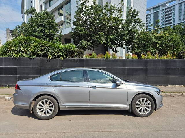 Used Volkswagen Passat Highline in Pune