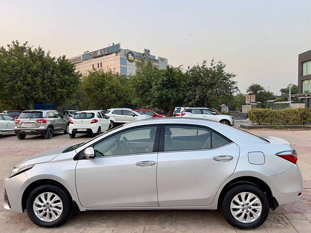 Used Toyota Corolla Altis G Petrol in Delhi