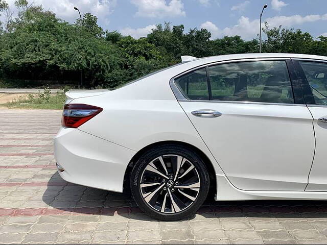 Used Honda Accord Hybrid in Delhi