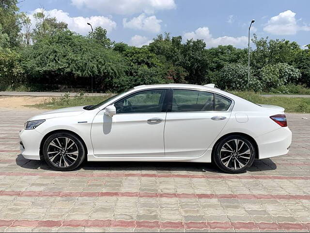 Used Honda Accord Hybrid in Delhi