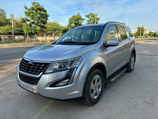 Used Mahindra XUV500 W7 [2018-2020] in Ahmedabad