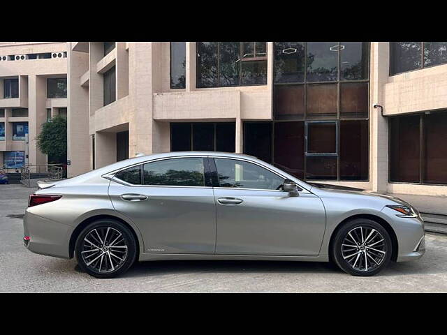 Used Lexus ES 300h Luxury in Chennai