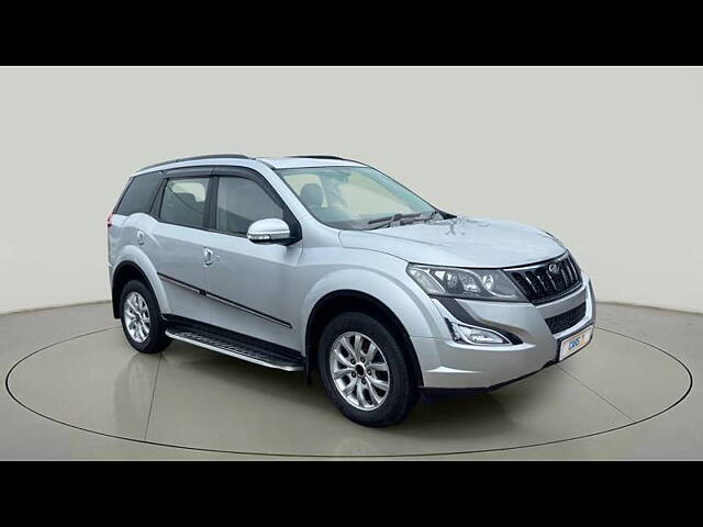 Used 2017 Mahindra XUV500 in Surat