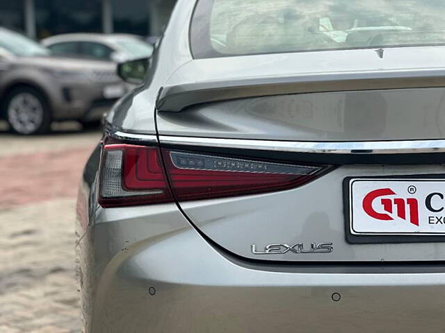 Used Lexus ES 300h Luxury [2020-2021] in Ahmedabad