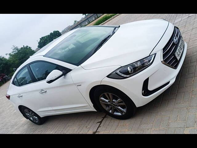 Used Hyundai Elantra SX (O) 2.0 AT in Ahmedabad