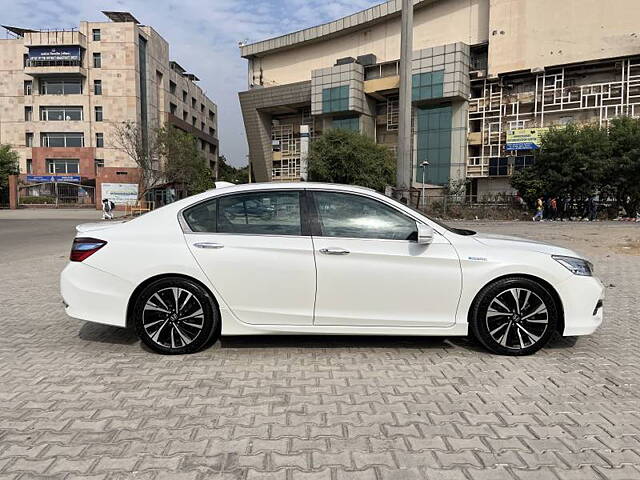 Used Honda Accord Hybrid in Delhi