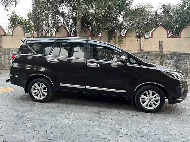 Used Toyota Innova Crysta [2016-2020] 2.4 G 8 STR [2016-2017] in Hyderabad