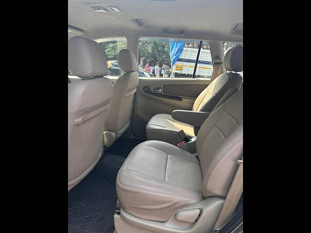 Used Toyota Innova [2013-2014] 2.5 VX 7 STR BS-III in Mumbai