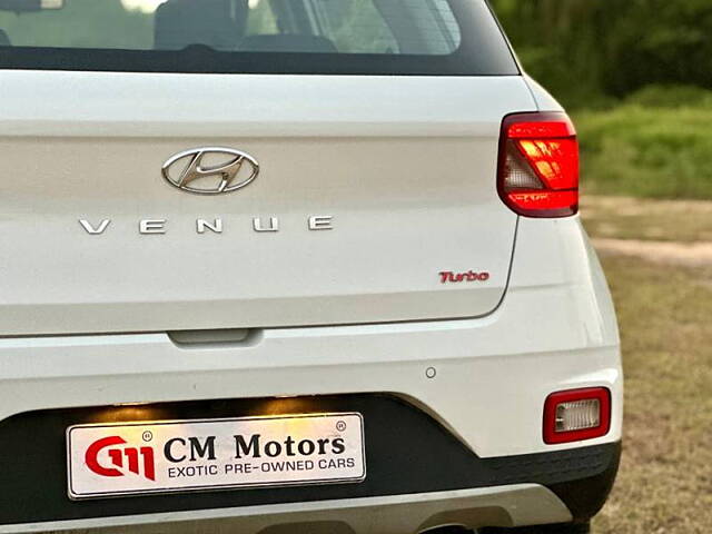 Used Hyundai Venue [2022-2023] SX (O) 1.0 Turbo DCT in Ahmedabad