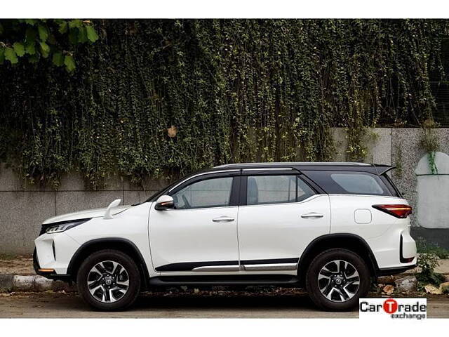 Used Toyota Fortuner Legender 2.8 4X4 AT in Delhi