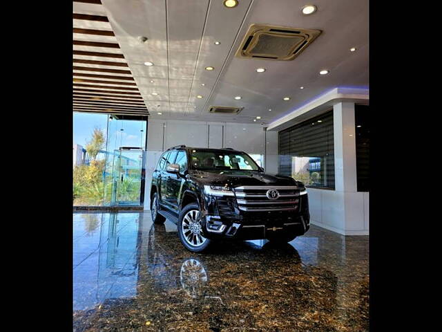 Used Toyota Land Cruiser ZX Diesel in Faridabad