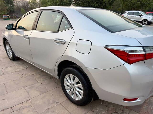 Used Toyota Corolla Altis G Petrol in Delhi