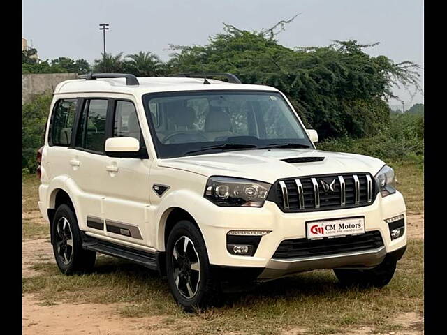 Used Mahindra Scorpio S11 MT 7S CC in Ahmedabad