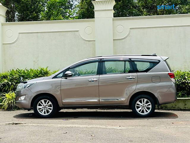 Used Toyota Innova Crysta [2016-2020] 2.4 G 7 STR [2016-2017] in Kochi