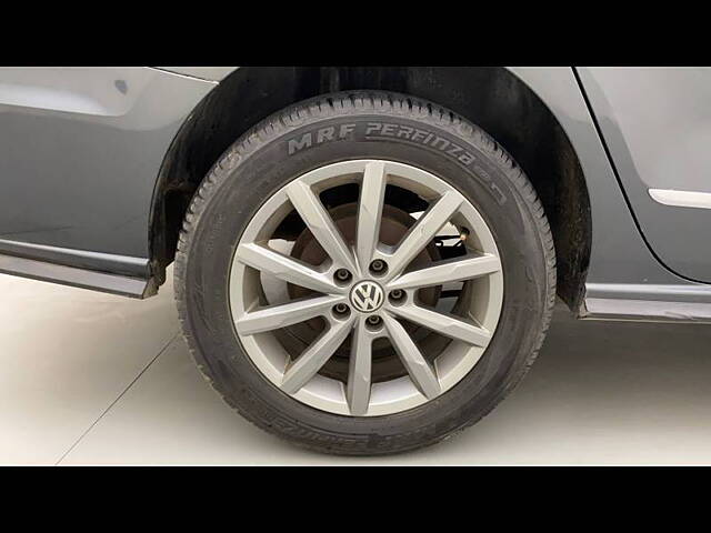 Used Volkswagen Vento [2015-2019] Highline Plus 1.2 (P) AT 16 Alloy in Chennai