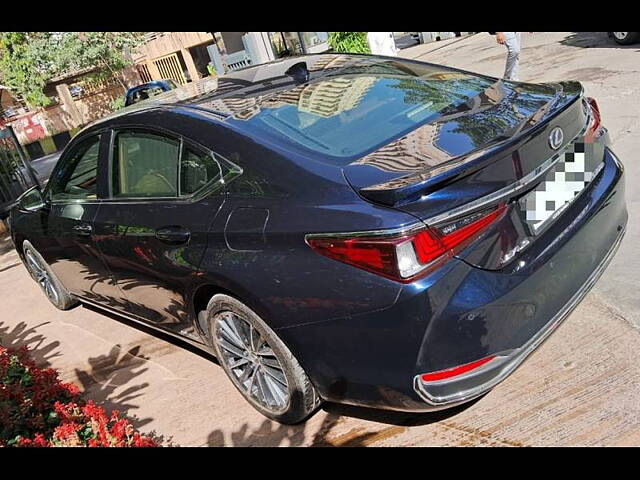 Used Lexus ES 300h Luxury in Mumbai