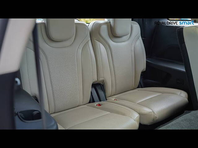 Used Mahindra XUV700 AX 7 Petrol AT 7 STR [2021] in Kochi