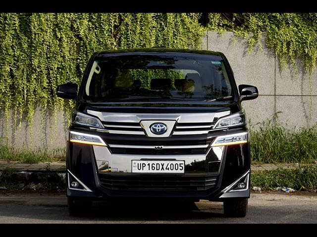 Used 2023 Toyota Vellfire in Delhi