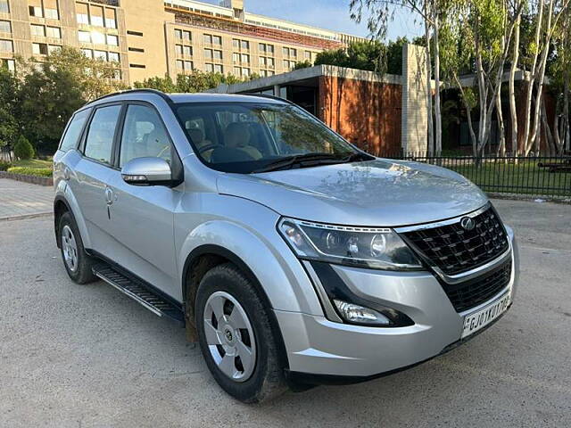 Used Mahindra XUV500 W7 [2018-2020] in Ahmedabad