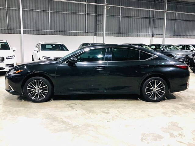 Used Lexus ES 300h Luxury in Hyderabad