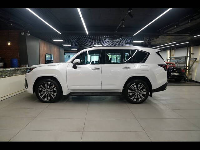 Used Lexus LX 500d in Kolkata