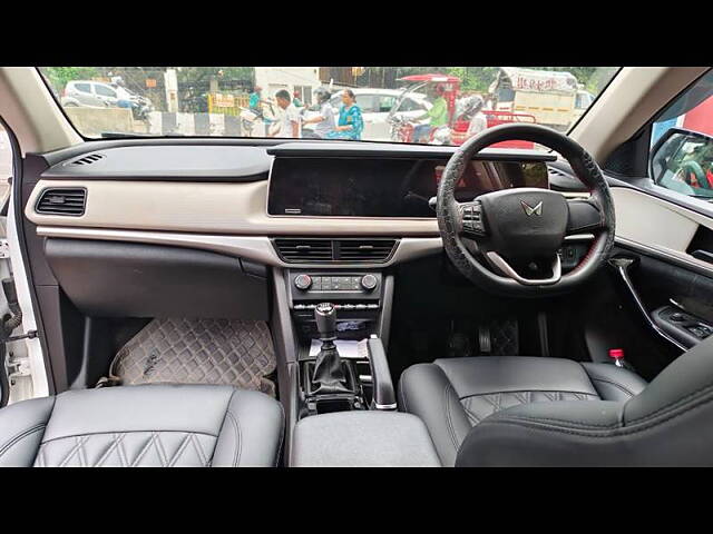 Used Mahindra XUV700 AX 5 Petrol MT 5 STR [2021] in Dehradun