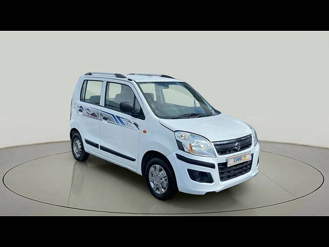 Used 2013 Maruti Suzuki Wagon R in Surat