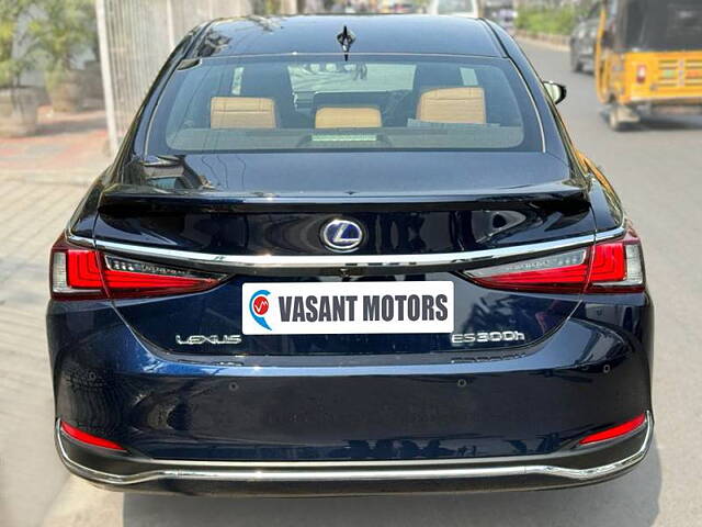 Used Lexus ES 300h Luxury in Hyderabad