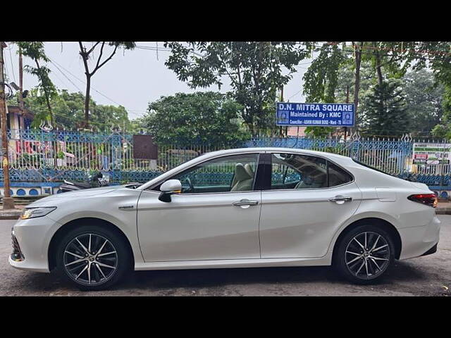 Used Toyota Camry Hybrid in Kolkata