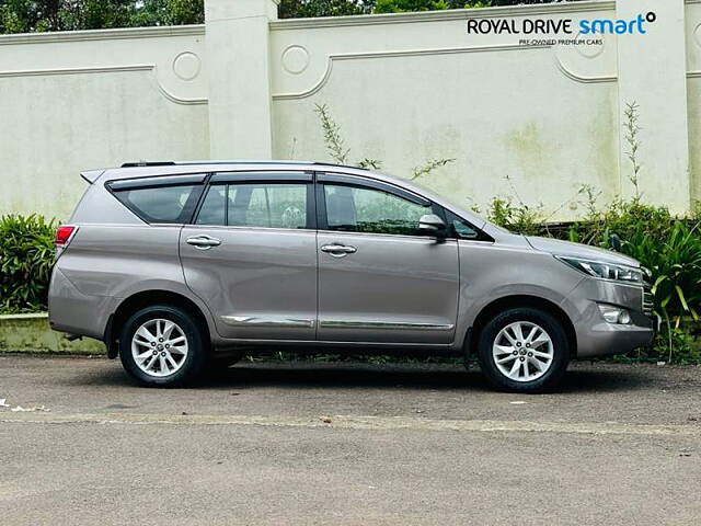 Used Toyota Innova Crysta [2016-2020] 2.4 G 7 STR [2016-2017] in Kochi