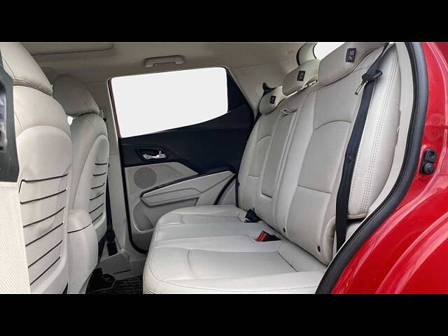 Used Mahindra XUV300 [2019-2024] W8 (O) 1.2 Petrol AMT in Pune