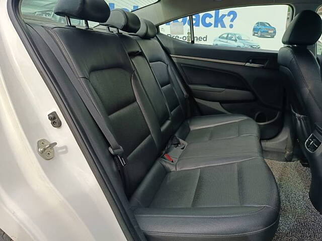 Used Hyundai Elantra SX (O) 2.0 AT in Mumbai