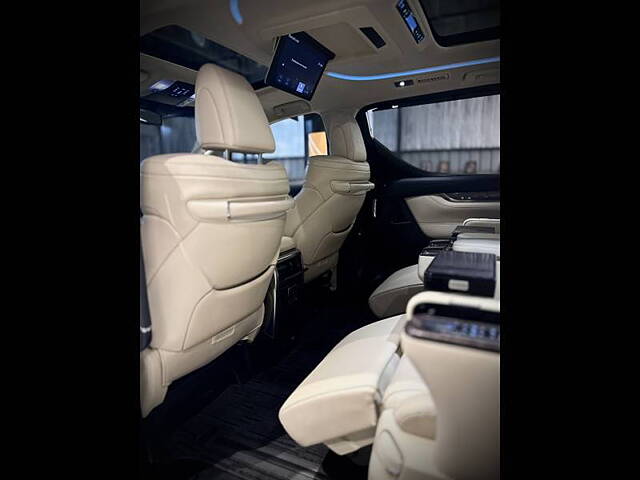 Used Toyota Vellfire VIP – Executive Lounge in Gurgaon