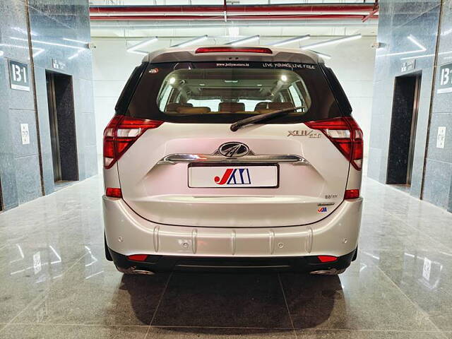 Used Mahindra XUV500 W11 AT in Ahmedabad