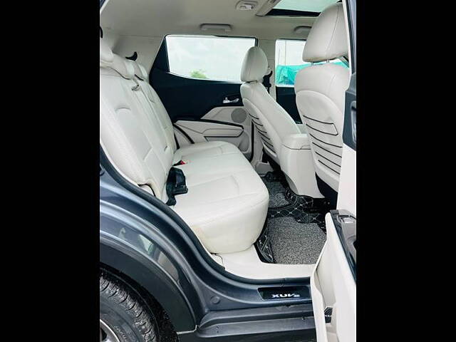 Used Mahindra XUV300 [2019-2024] 1.5 W8 (O) [2019-2020] in Vadodara