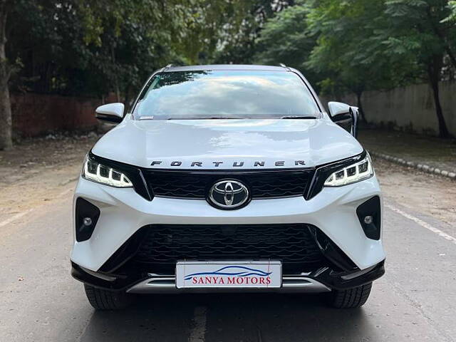 Used Toyota Fortuner Legender 2.8 4X2 AT in Delhi