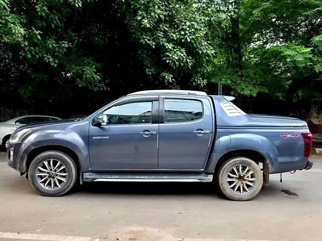 Used Isuzu D-Max V-Cross [2016-2018] 4x4 in Delhi