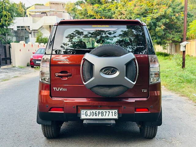 Used Mahindra TUV300 T10 in Vadodara