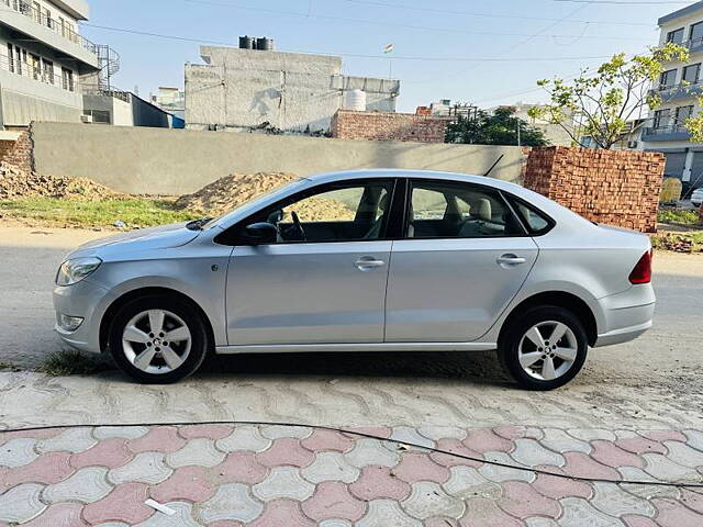 Used Skoda Rapid [2014-2015] 1.5 TDI CR Ambition AT with Alloy Wheels in Mohali