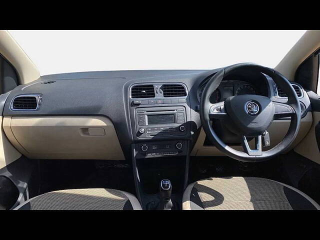 Used Skoda Rapid Ambition 1.6 MPI in Hyderabad