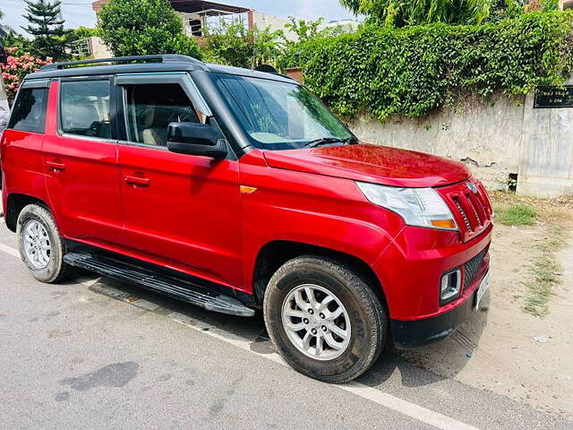 Used Mahindra TUV300 [2015-2019] T8 in Lucknow