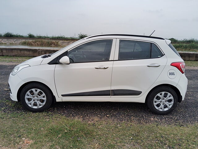 Used Hyundai Grand i10 [2013-2017] Sportz 1.1 CRDi [2013-2016] in Surendranagar