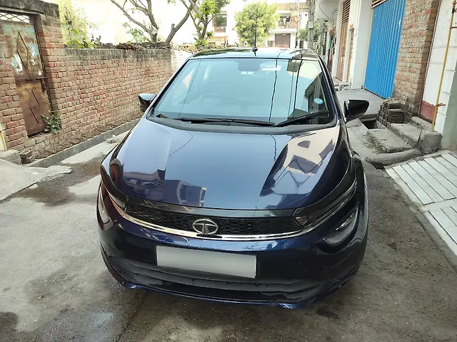 Used 2023 Tata Altroz in Delhi