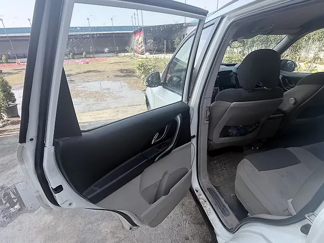 Used Mahindra XUV500 [2015-2018] W6 in Sikandrabad