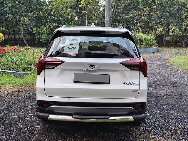 Used Mahindra Old Generation XUV700 AX7 2WD Diesel 2.2L Turbo Manual 7 STR in Kolkata Used Mahindra Old Generation XUV700 AX7 2WD Diesel 2.2L Turbo Manual 7 STR in Kolkata