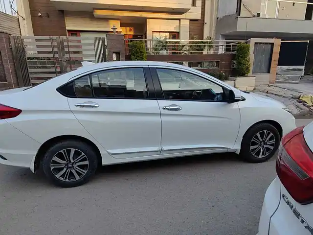 Used Honda City 4th Generation V Petrol [2017-2019] in Chandigarh