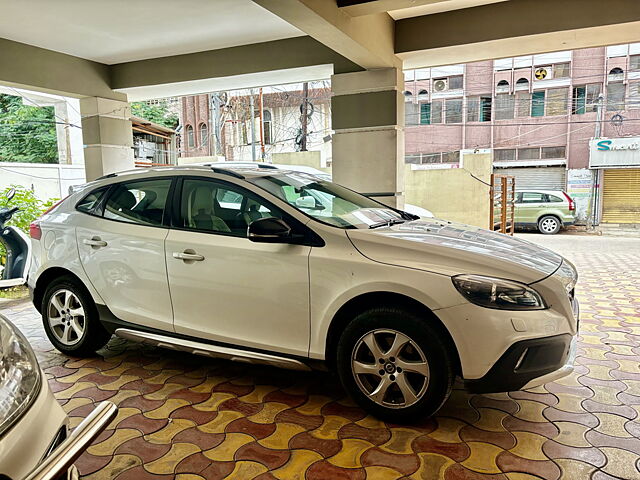 Used Volvo V40 Cross Country [2016-2019] T4 Momentum in Hyderabad