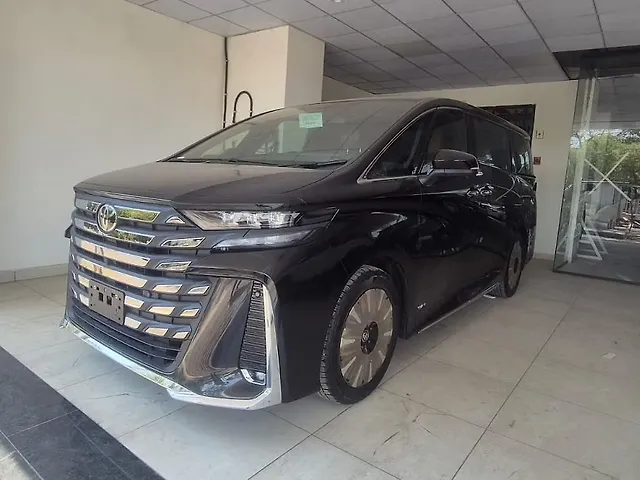 Used 2025 Toyota Vellfire in Delhi