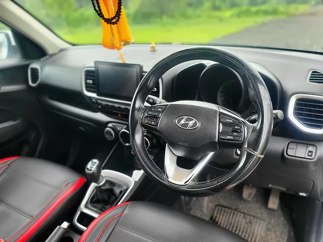 Used Hyundai Venue [2022-2023] SX 1.5 CRDi in Surat