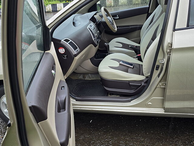 Used Hyundai i20 [2010-2012] Asta 1.4 AT with AVN in Navi Mumbai